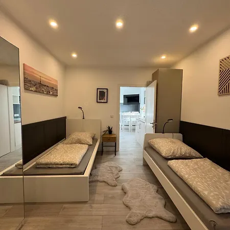 Schoene Am Flughafen Mg63 Bis Mg66 * Мёнхен-Гладбах