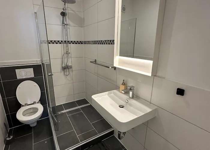 Schoene Am Flughafen Mg63 Bis Mg66 *