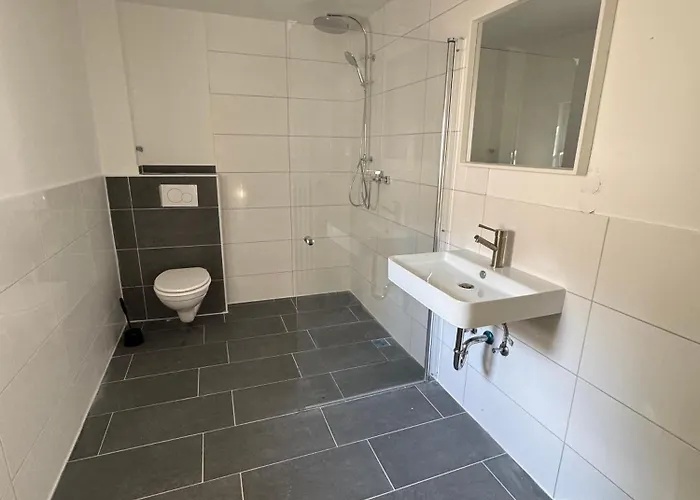 Schoene Am Flughafen Mg63 Bis Mg66 아파트