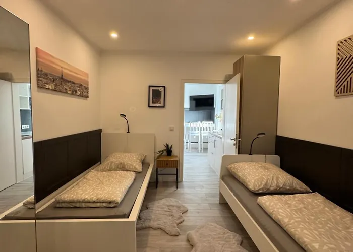 Schoene Am Flughafen Mg63 Bis Mg66 * Мёнхен-Гладбах