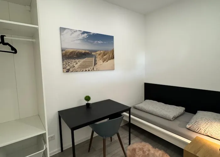 Schoene Am Flughafen Mg63 Bis Mg66 Мёнхен-Гладбах